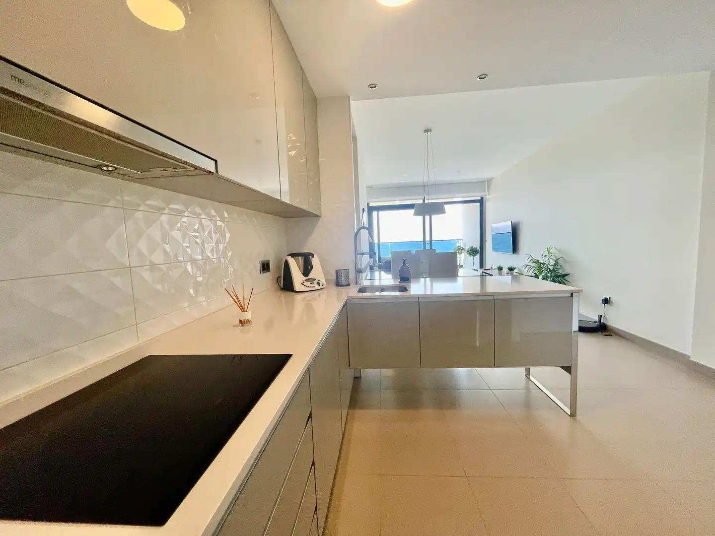 Apartamento con piscina en alquiler en Playa de Poniente, imagen 12