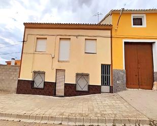 Vista exterior de Casa adosada en venda en Chinchilla de Monte-Aragón