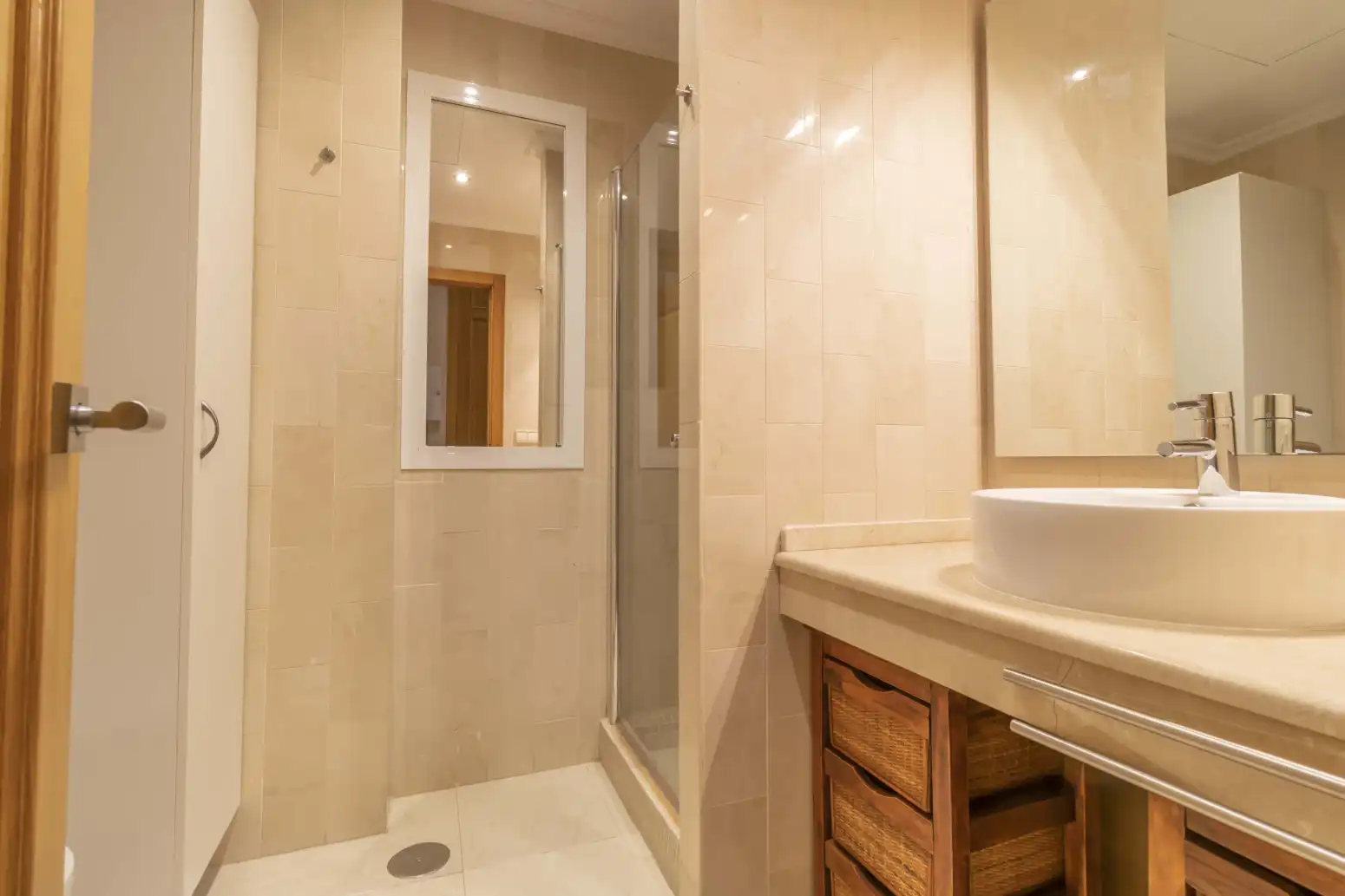 Bathroom of Flat for sale in Sevilla  with Air Conditioner, Heating and Balcony