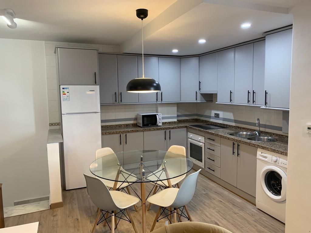 Duplex to rent in Calle Huerto de San Cecilio, San Matías - Realejo