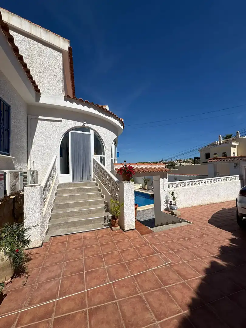Vista exterior de Casa o xalet en venda en Rojales amb Aire condicionat, Calefacció i Jardí privat
