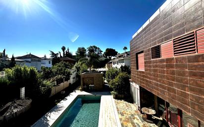 Vista exterior de Casa o xalet en venda en  Córdoba Capital amb Aire condicionat, Calefacció i Jardí privat