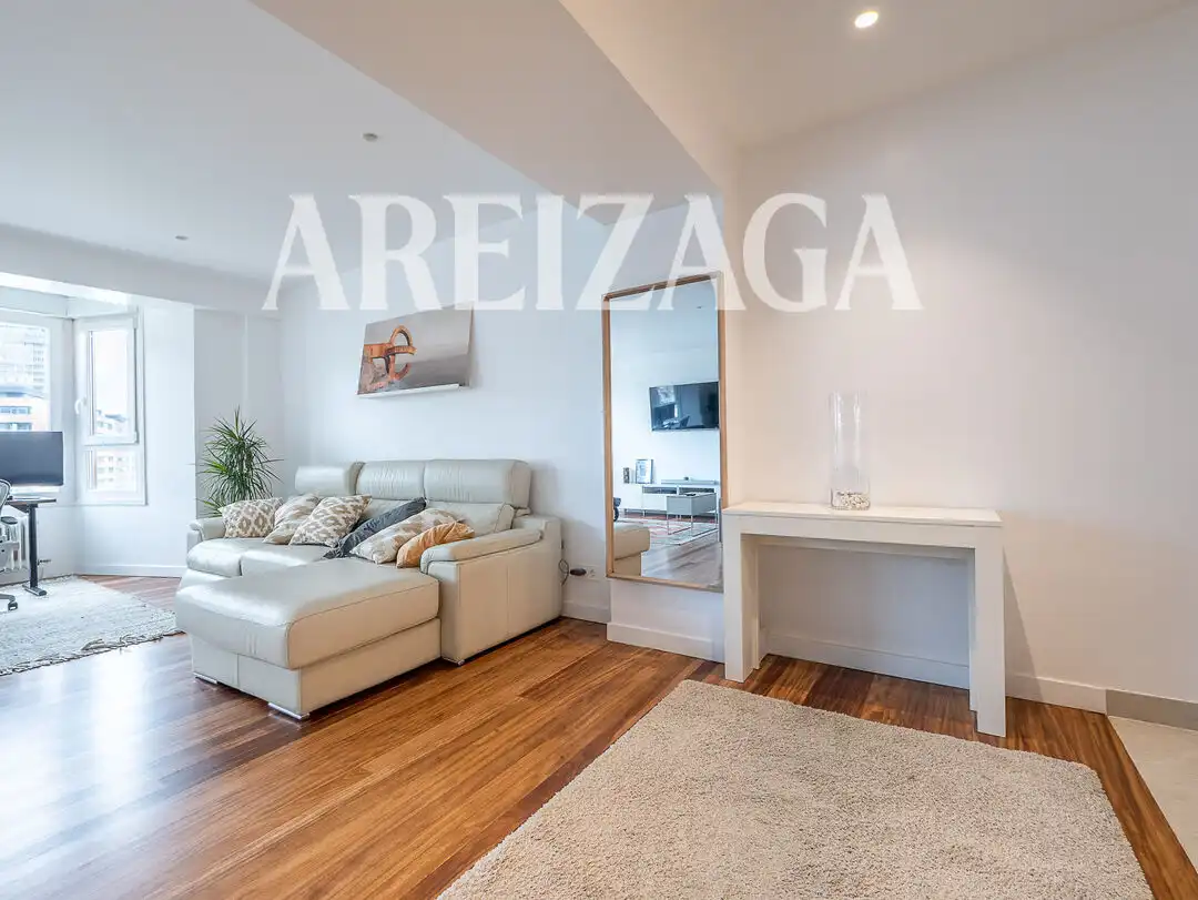 Sala de estar de Piso en venta en Donostia - San Sebastián  con Calefacción y Balcón