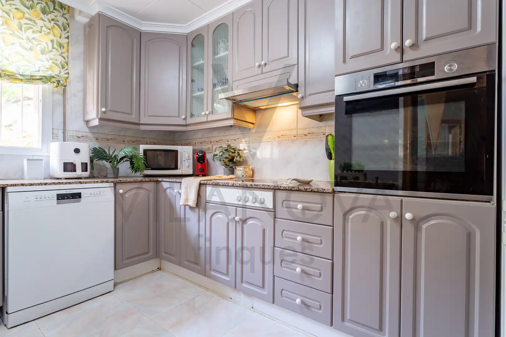 Küche von Einfamilien-Reihenhaus zum Verkauf in Reus mit Heizung, Privatgarten und Terrasse