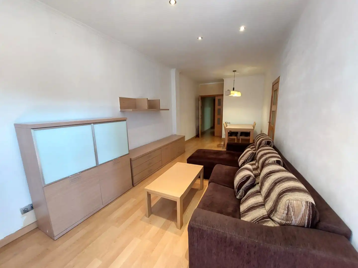 Living room of Flat for sale in Barcelona  with Parquet flooring, Furnished and Oven