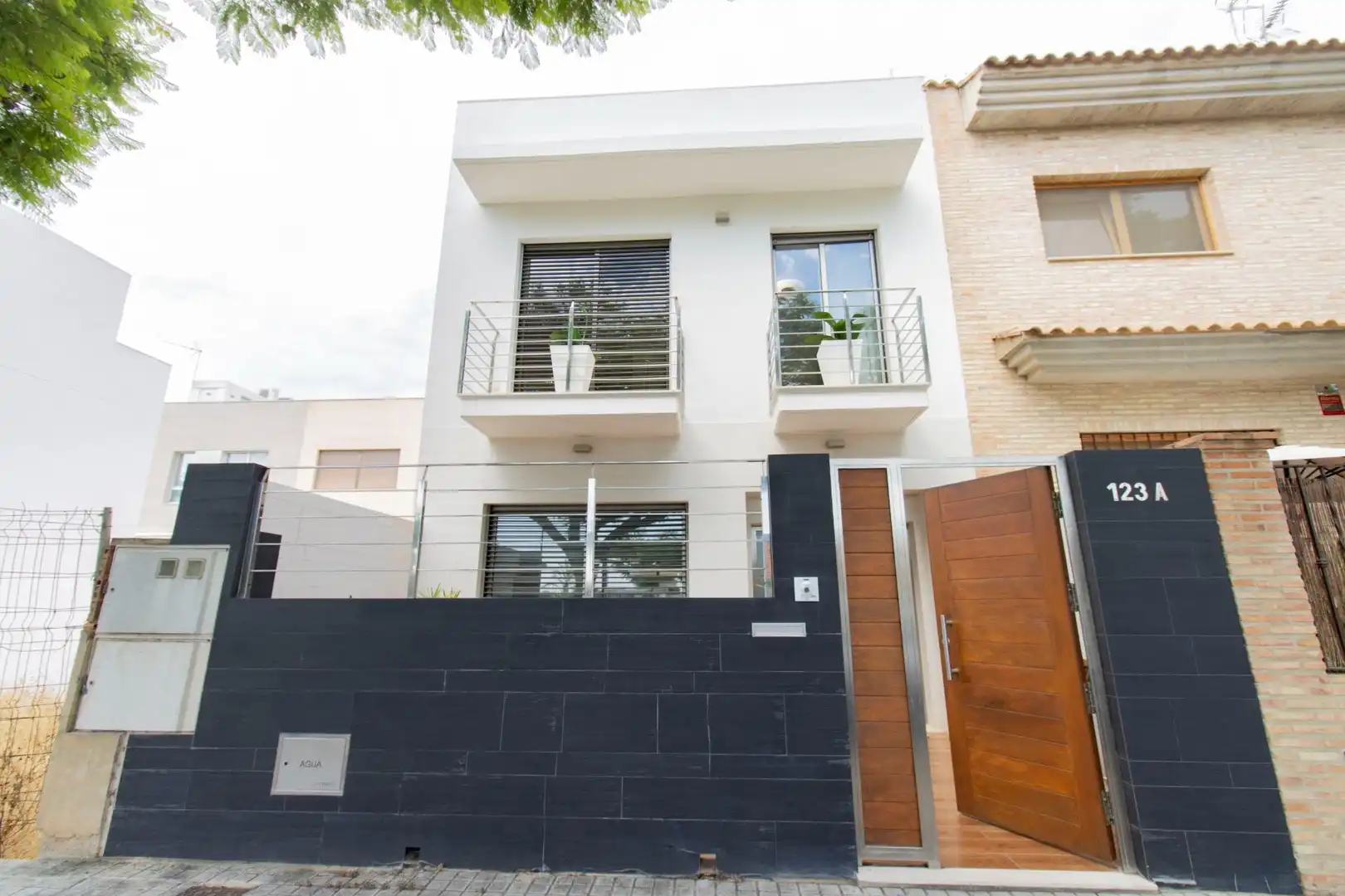 Exterior view of Houses for sale in Quart de Poblet
