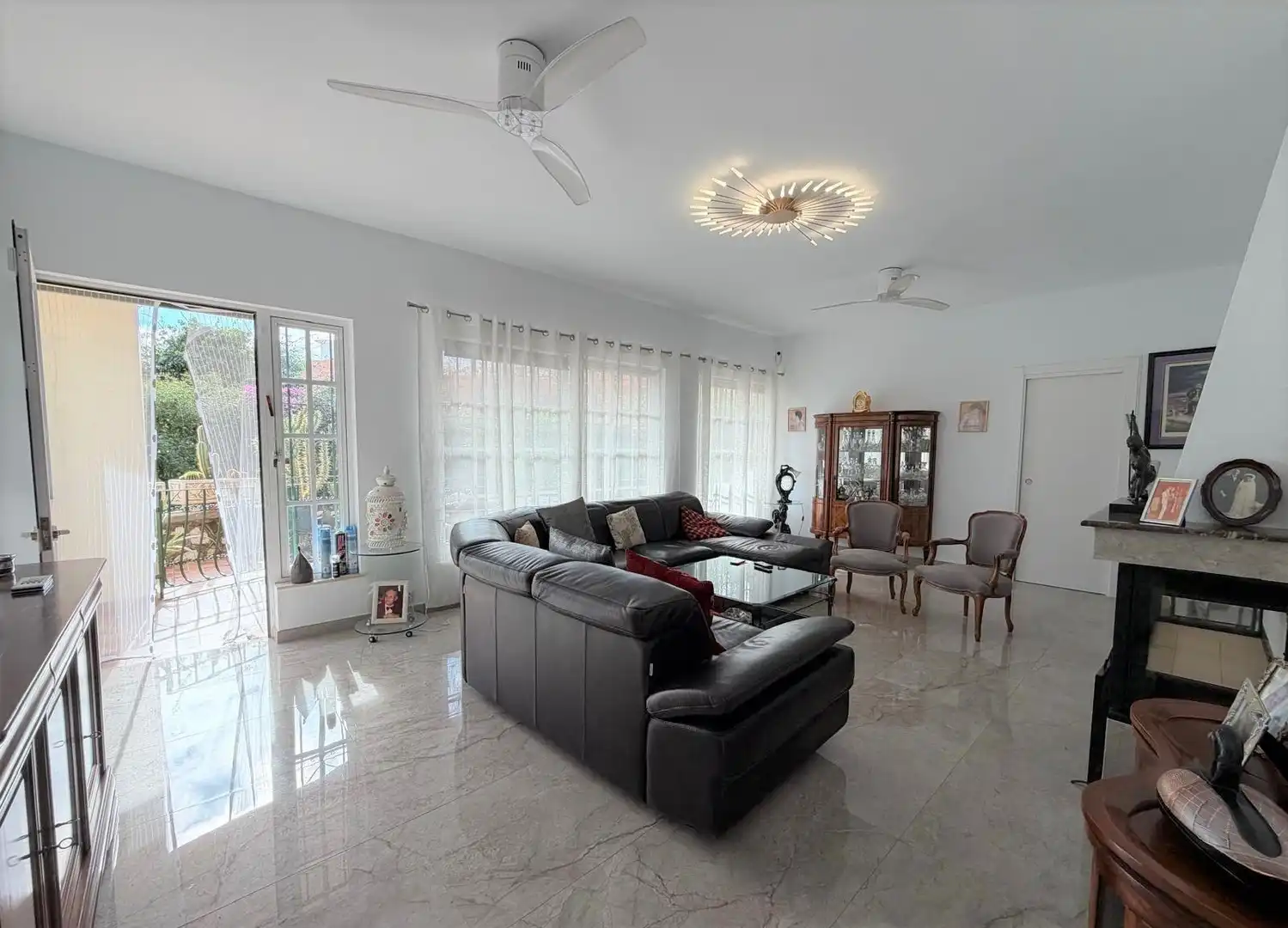 Living room of Houses for sale in Benalmádena  with Air Conditioner, Heating and Private garden