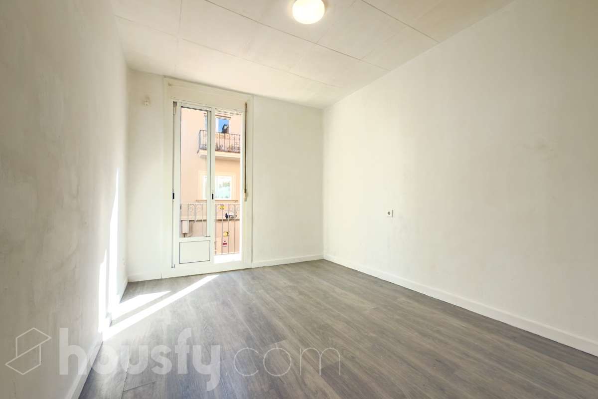 Bedroom of Flat for sale in L'Hospitalet de Llobregat  with Parquet flooring and Balcony