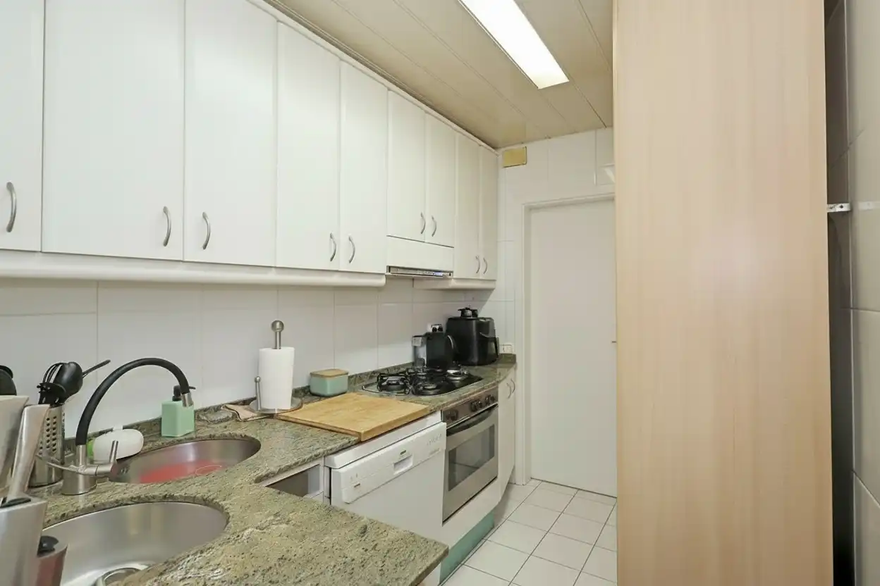 Cocina de Piso en venta en L'Hospitalet de Llobregat con Calefacción y Balcón
