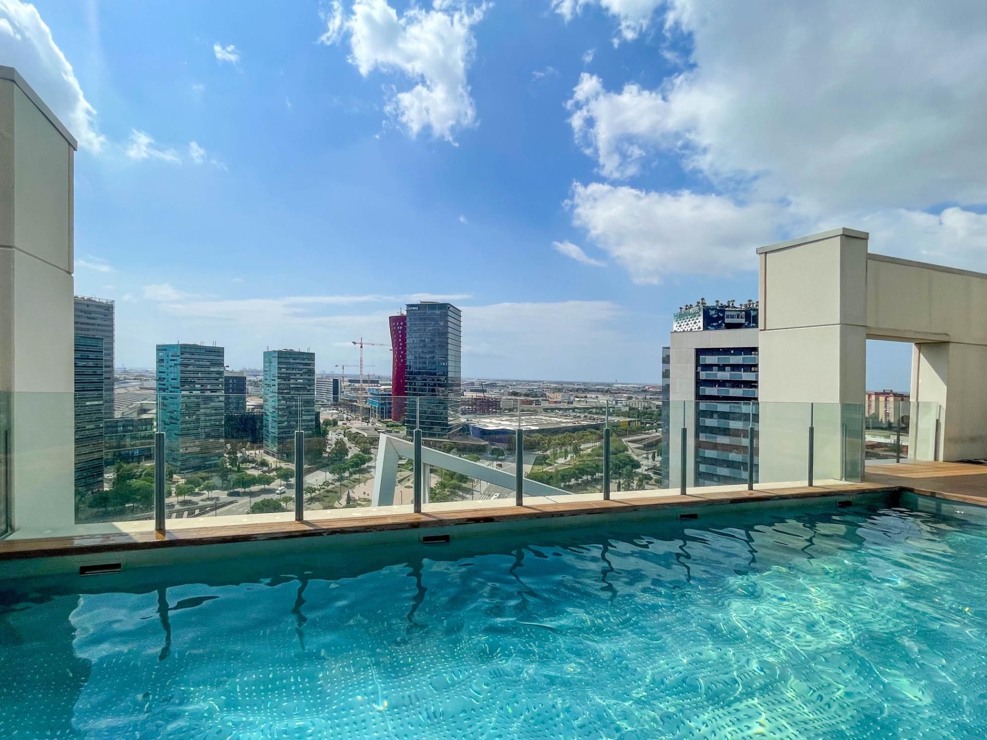Swimming pool of Flat for sale in L'Hospitalet de Llobregat  with Heating, Parquet flooring and Terrace