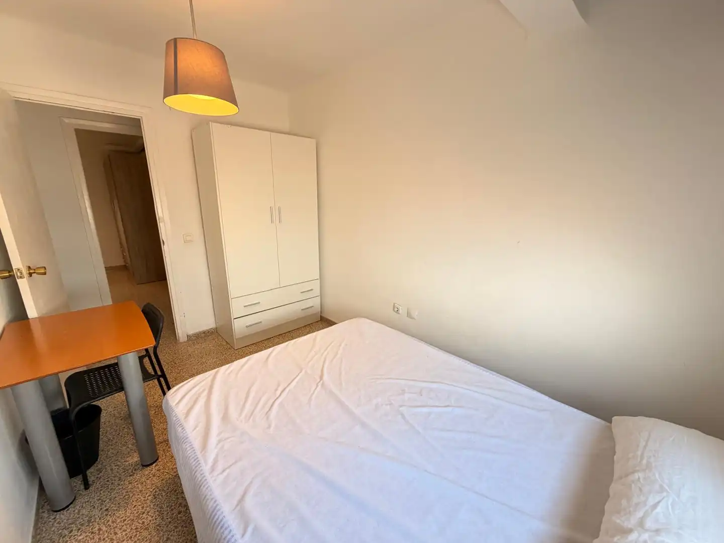 Bedroom of Flat for rent in Bailén - Miraflores