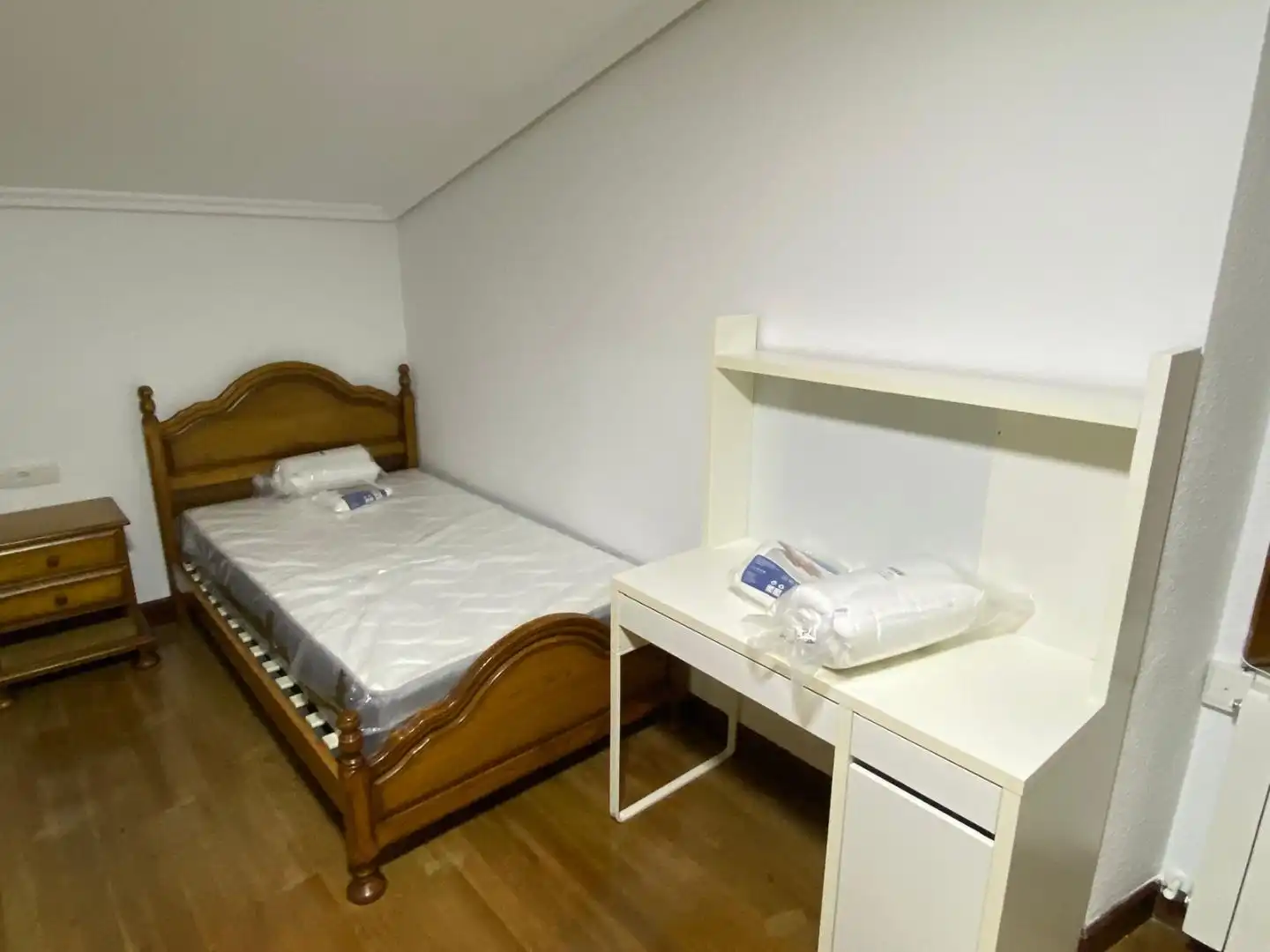 Dormitori de Casa o xalet de lloguer en Legutio amb Calefacció, Jardí privat i Parquet