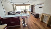 Sala d'estar de Apartament en venda en Vigo  amb Calefacció, Jardí privat i Terrassa
