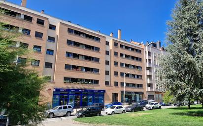 Vista exterior de Apartament en venda en Ponferrada amb Calefacció, Terrassa i Traster