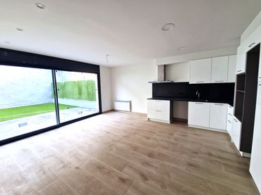 Casa con jardín en venta en Carrer de Rocabruna