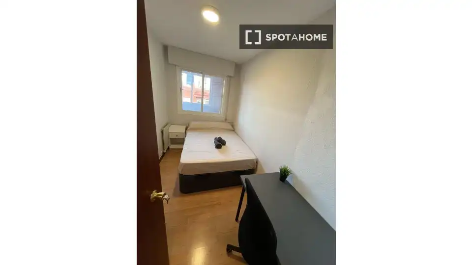 Habitación en Almenara -Ventilla