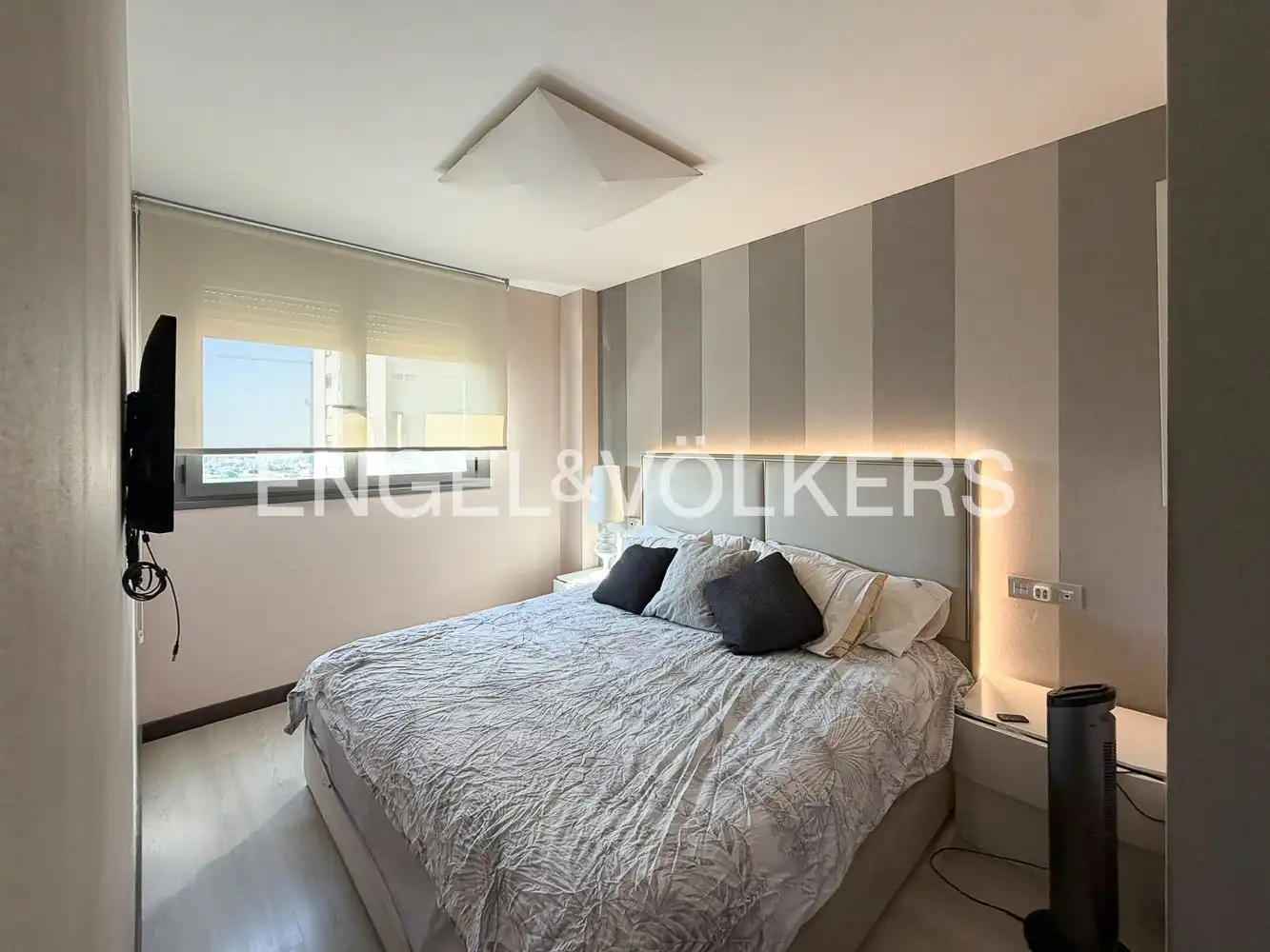 Bedroom of Flat for rent in Valencia  with Air Conditioner, Heating and Terrace