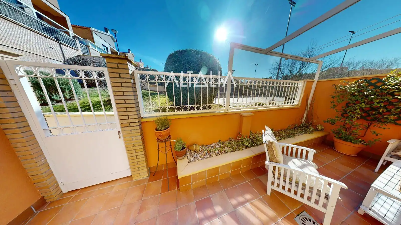 Jardín de Casa adosada en venta en Cuenca con Calefacción, Piscina y Piscina comunitaria