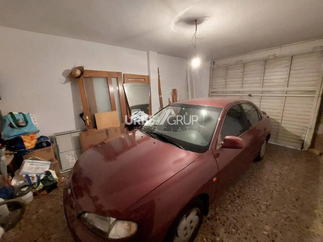 Aparcament de Casa o xalet en venda en Terrassa amb Calefacció, Jardí privat i Terrassa