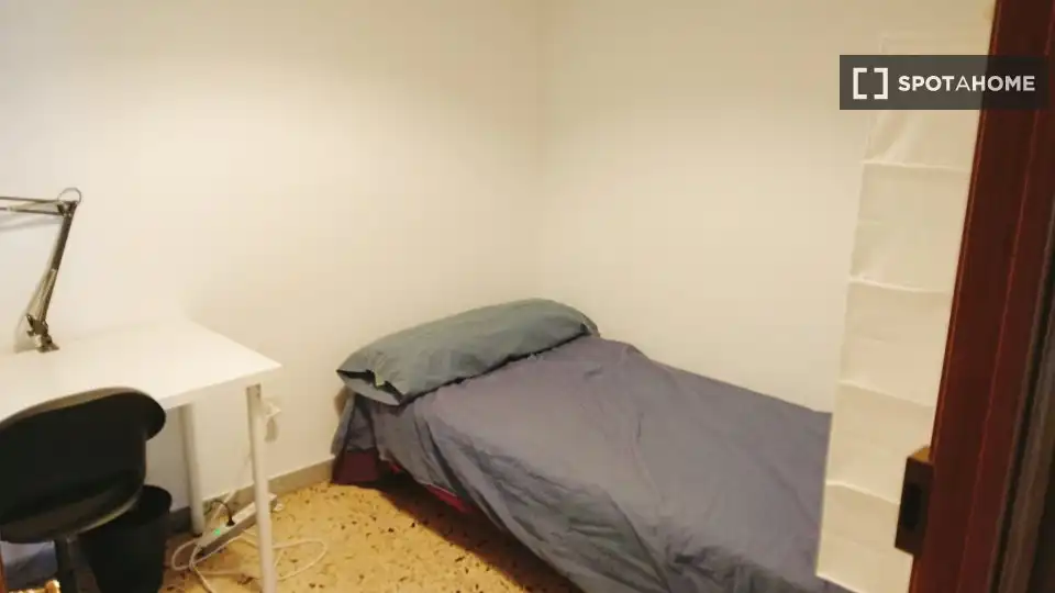 Room in Sants