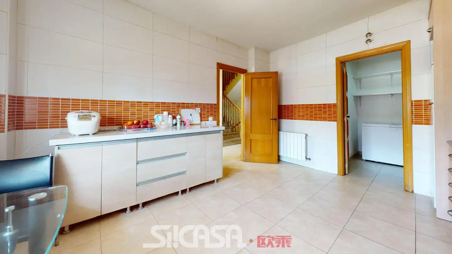 Cuina de Casa o xalet en venda en Torrejón de la Calzada amb Aire condicionat, Calefacció i Terrassa