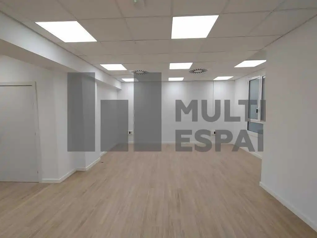 Local de alquiler en Carrer de Còrsega, La Nova Esquerra de l'Eixample