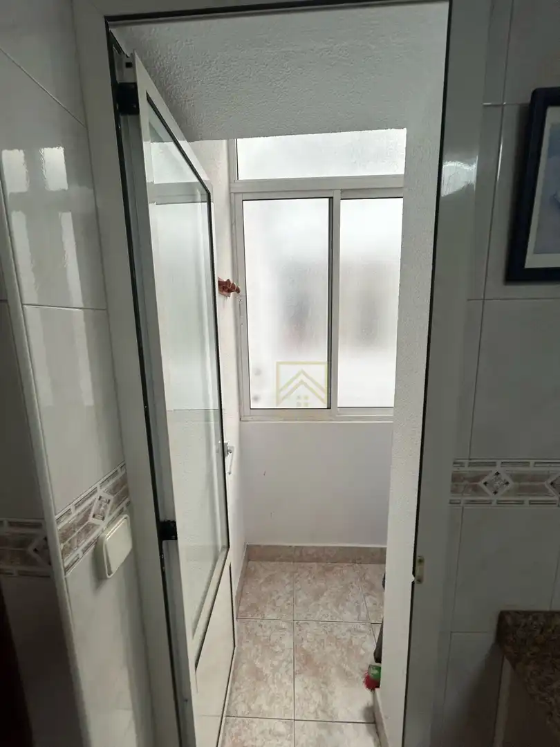Piso de alquiler en Torrelavega  con Calefacción, Parquet y Amueblado