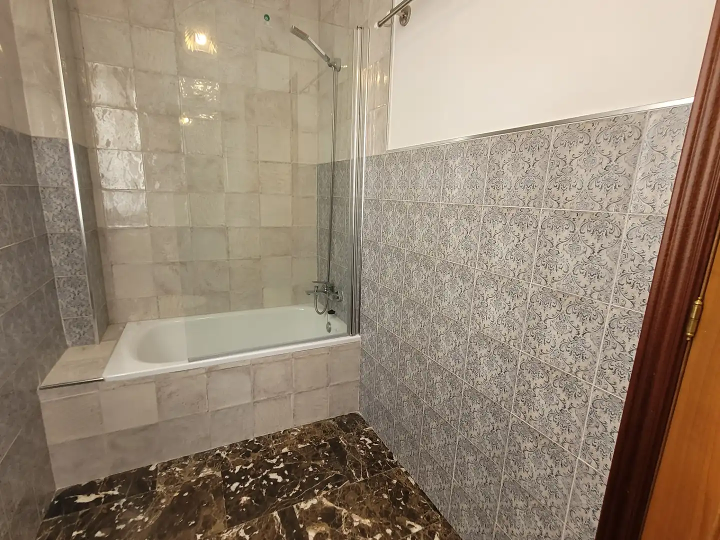 Bathroom of Attic for sale in Maracena  with Air Conditioner, Heating and Terrace