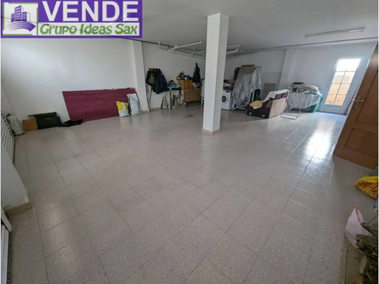 Casa adosada en venda en Sax