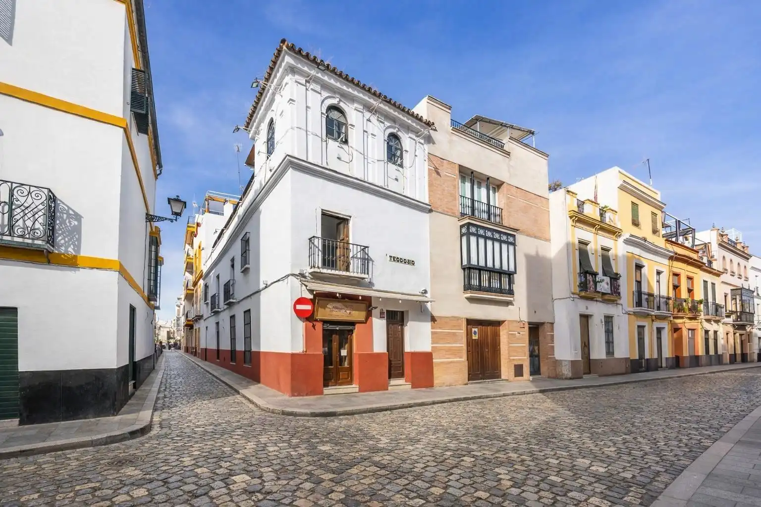 Vista exterior de Casa o chalet en venta en Sevilla con Aire acondicionado y Terraza
