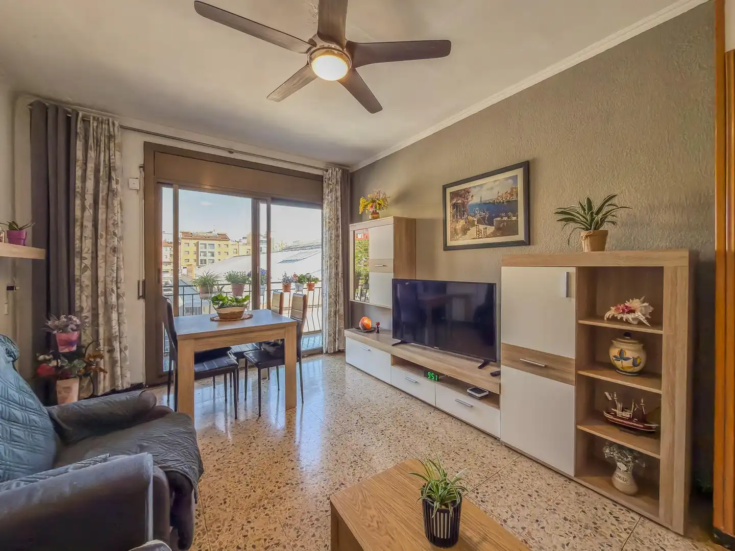 Sala de estar de Piso en venta en Terrassa con Aire acondicionado, Calefacción y Balcón
