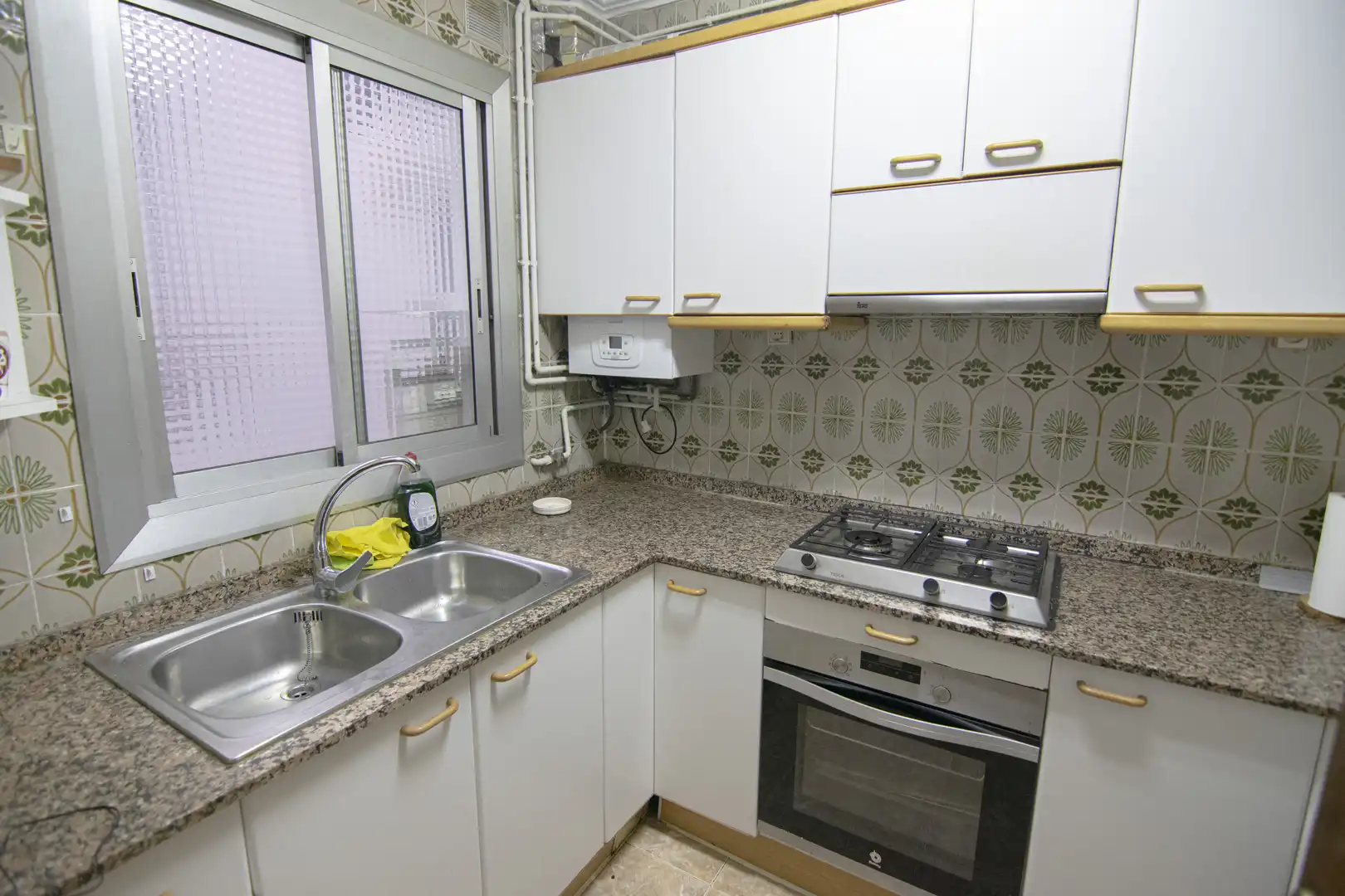 Cocina de Piso en venta en Barcelona con Calefacción