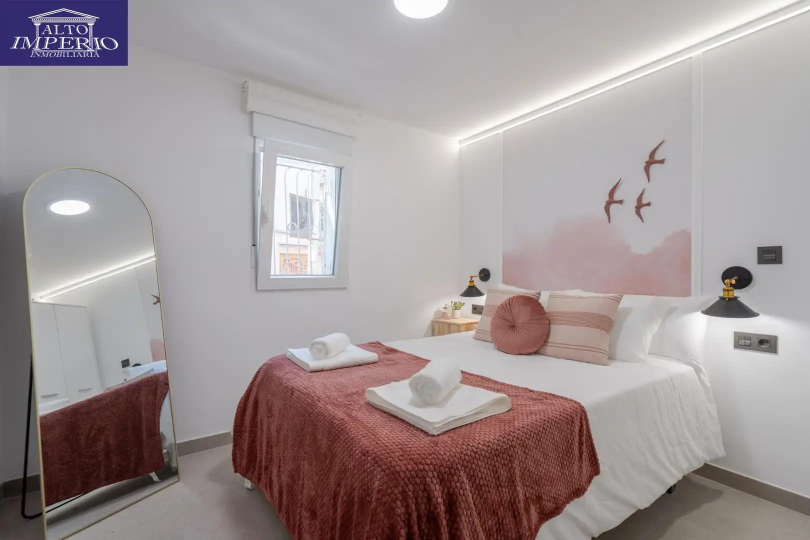 Schlafzimmer von Wohnung zum Verkauf in Granada mit Klimaanlage, Parkett und Möbliert