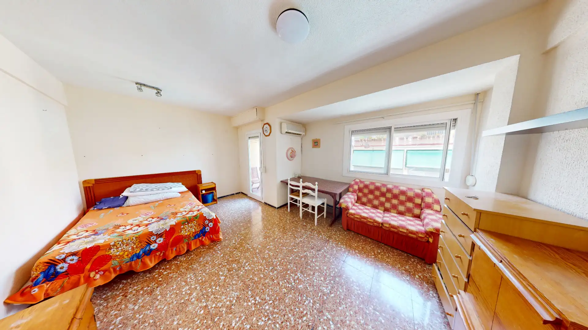 Sala de estar de Piso en venta en Alicante / Alacant con Amueblado y Balcón