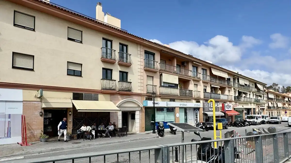Vista exterior de Ático en venta en Fuengirola con Aire acondicionado, Amueblado y Piscina comunitaria