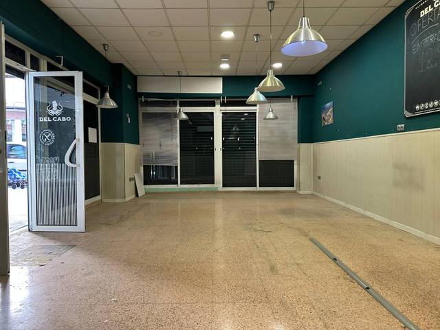 Local comercial en Alquiler en Crevillent