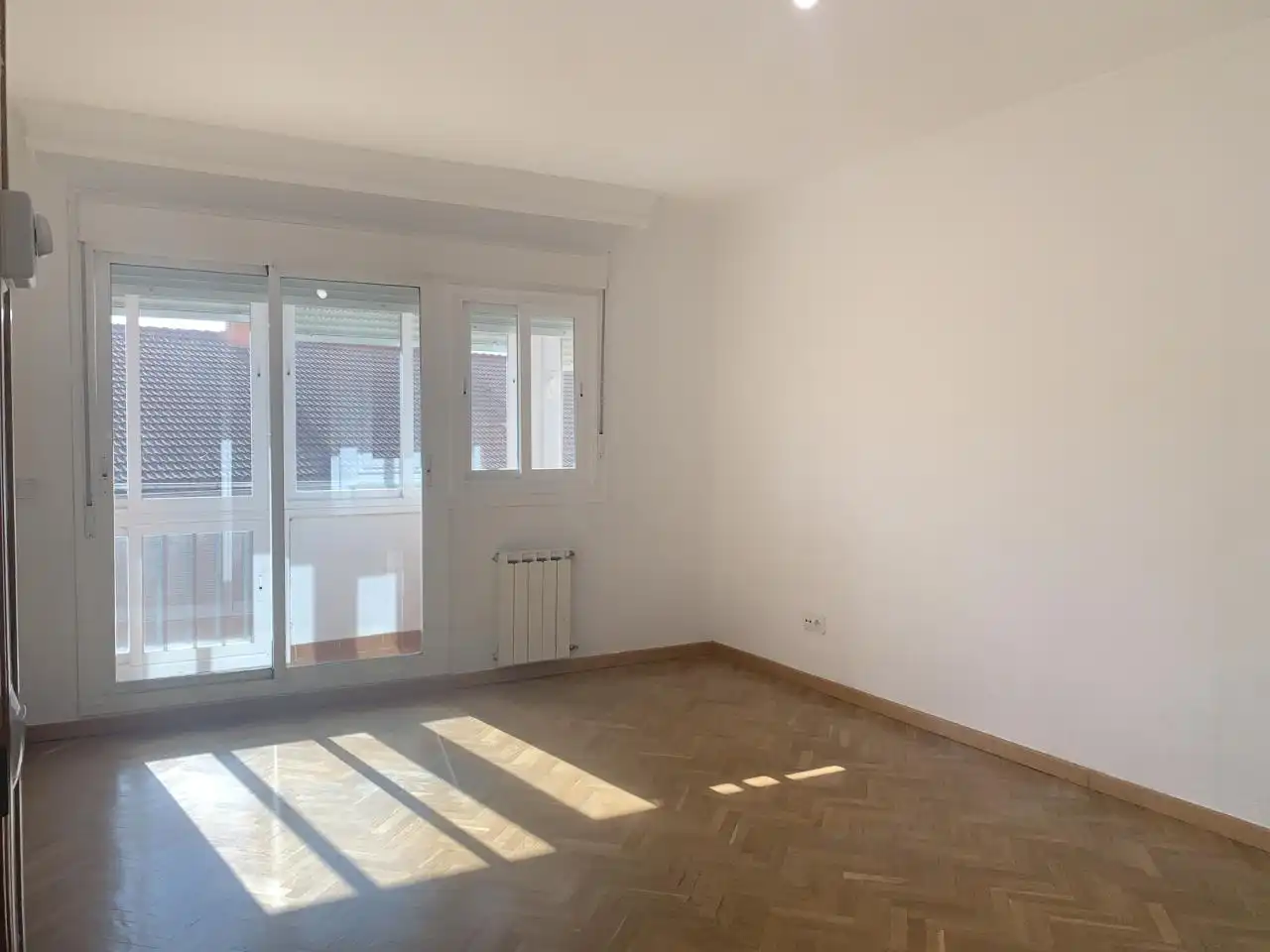 Sala de estar de Piso de alquiler en Manzanares El Real con Parquet, Terraza y Piscina comunitaria