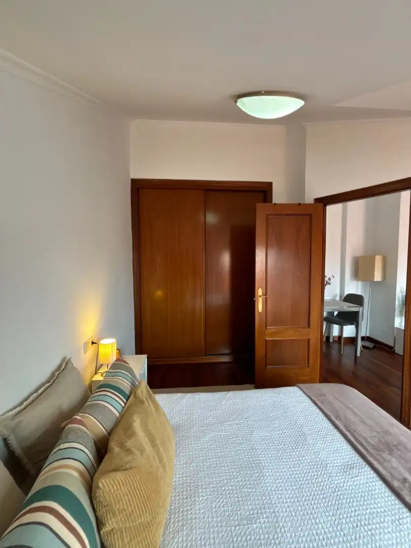 Habitación de Piso de alquiler en Gondomar con Terraza, Amueblado y Lavadora