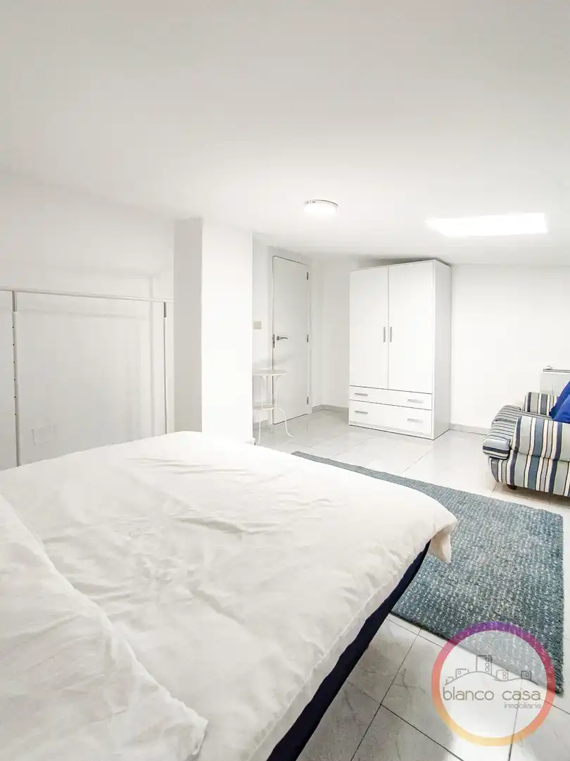 Schlafzimmer von Wohnung zur Miete in Fisterra mit Heizung und Möbliert