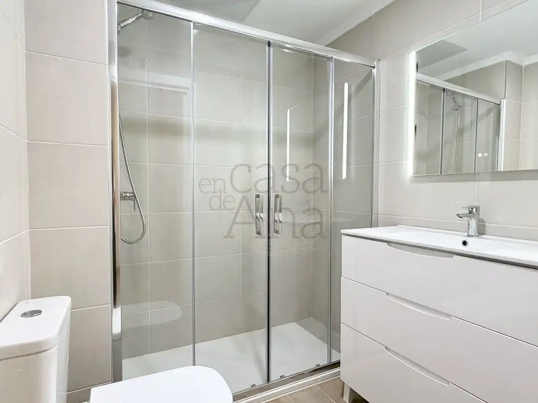 Baño de Piso de alquiler en Bilbao  con Calefacción y Trastero