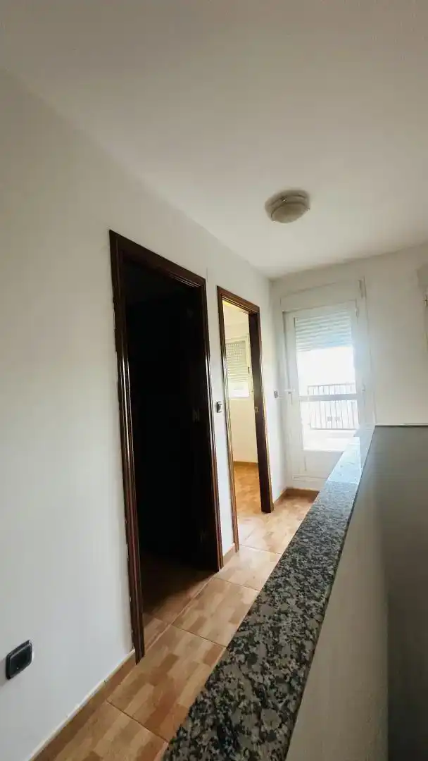 Dormitori de Casa adosada en venda en Jaén amb Aire condicionat i Balcó