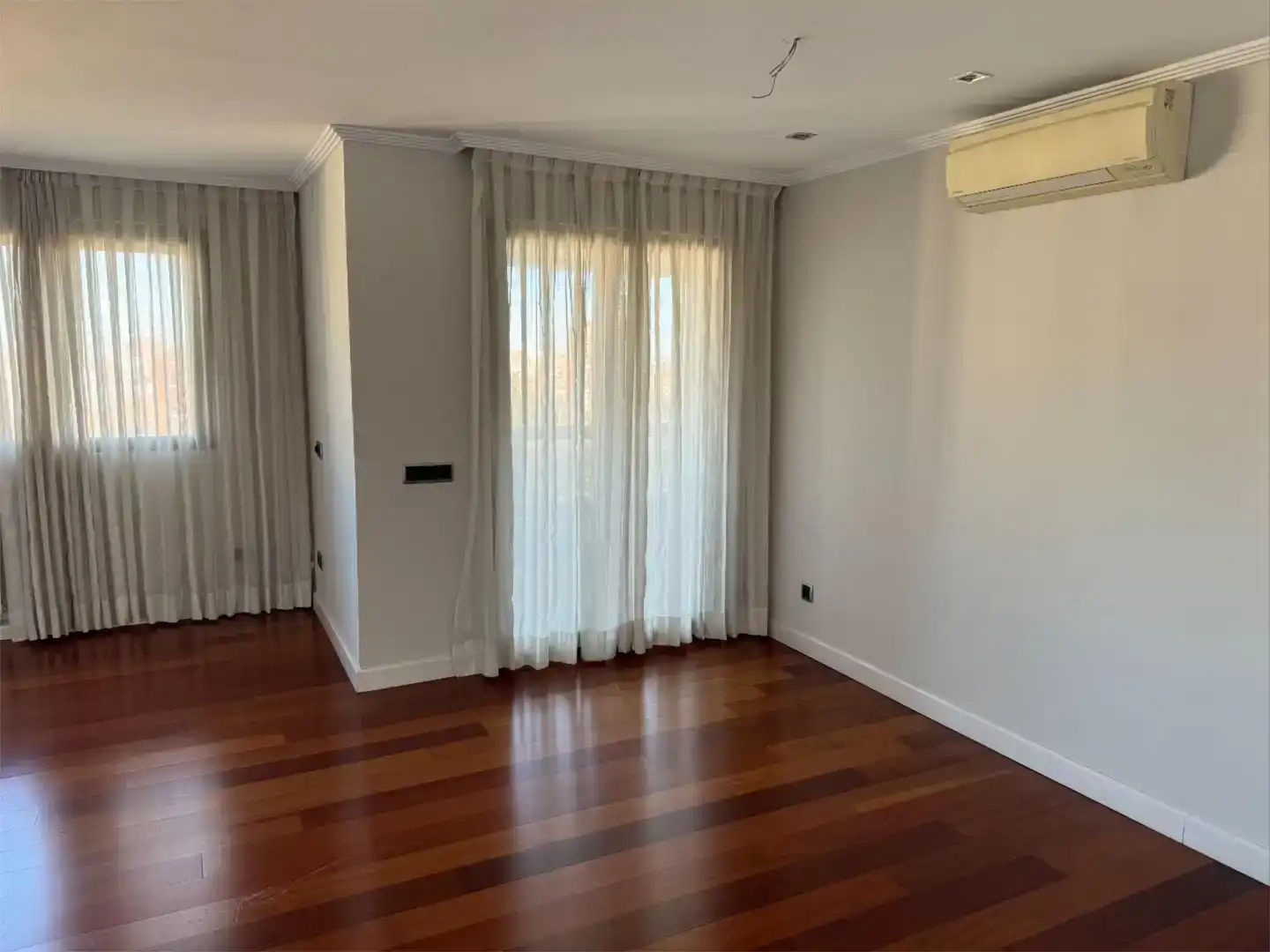 Comedor de Piso de alquiler en Madrid con Aire acondicionado, Jardín privado y Parquet