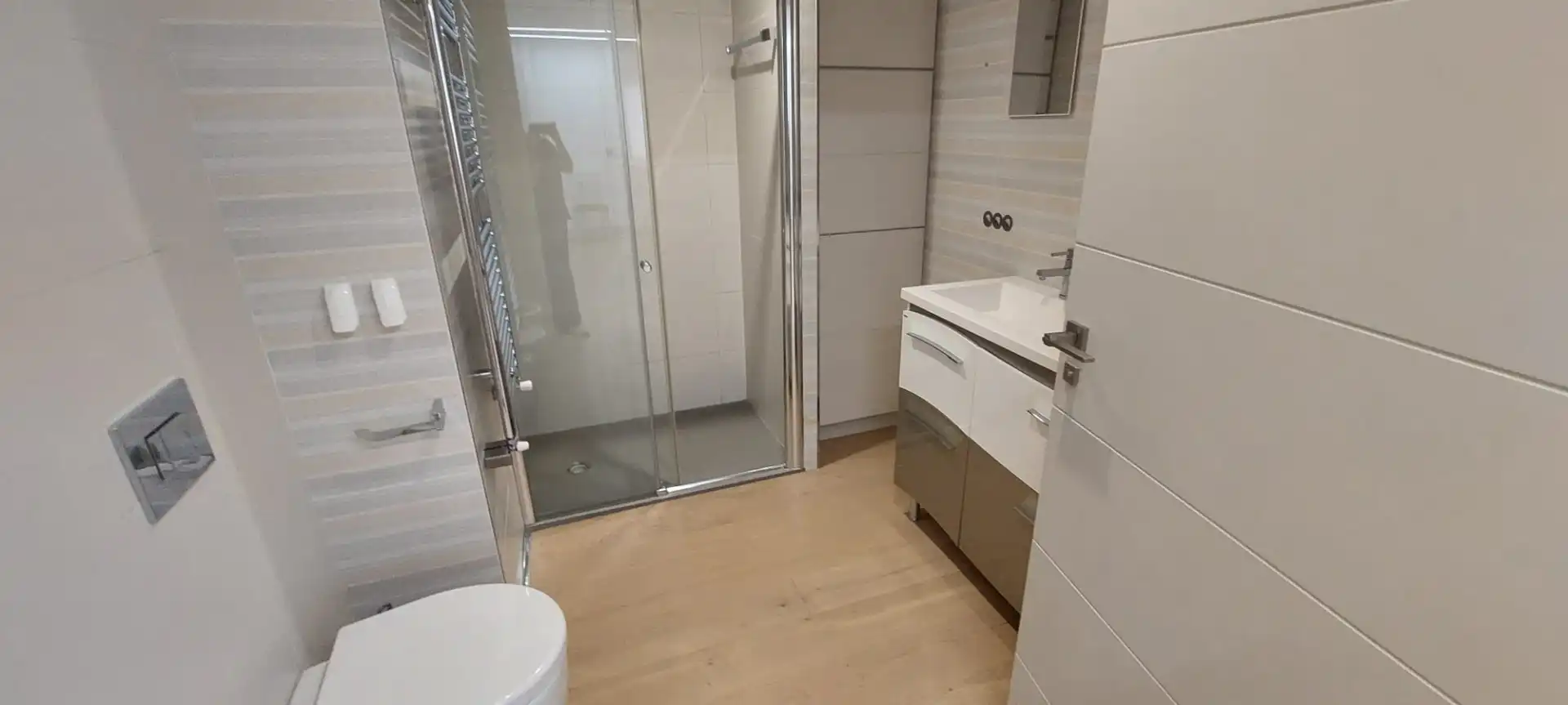 Bany de Apartament de lloguer en Murcia amb Aire condicionat, Calefacció i Moblat