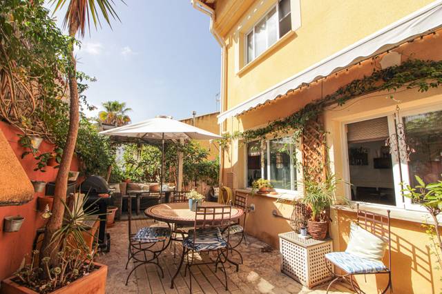 Casa adosada en Venta en Cort