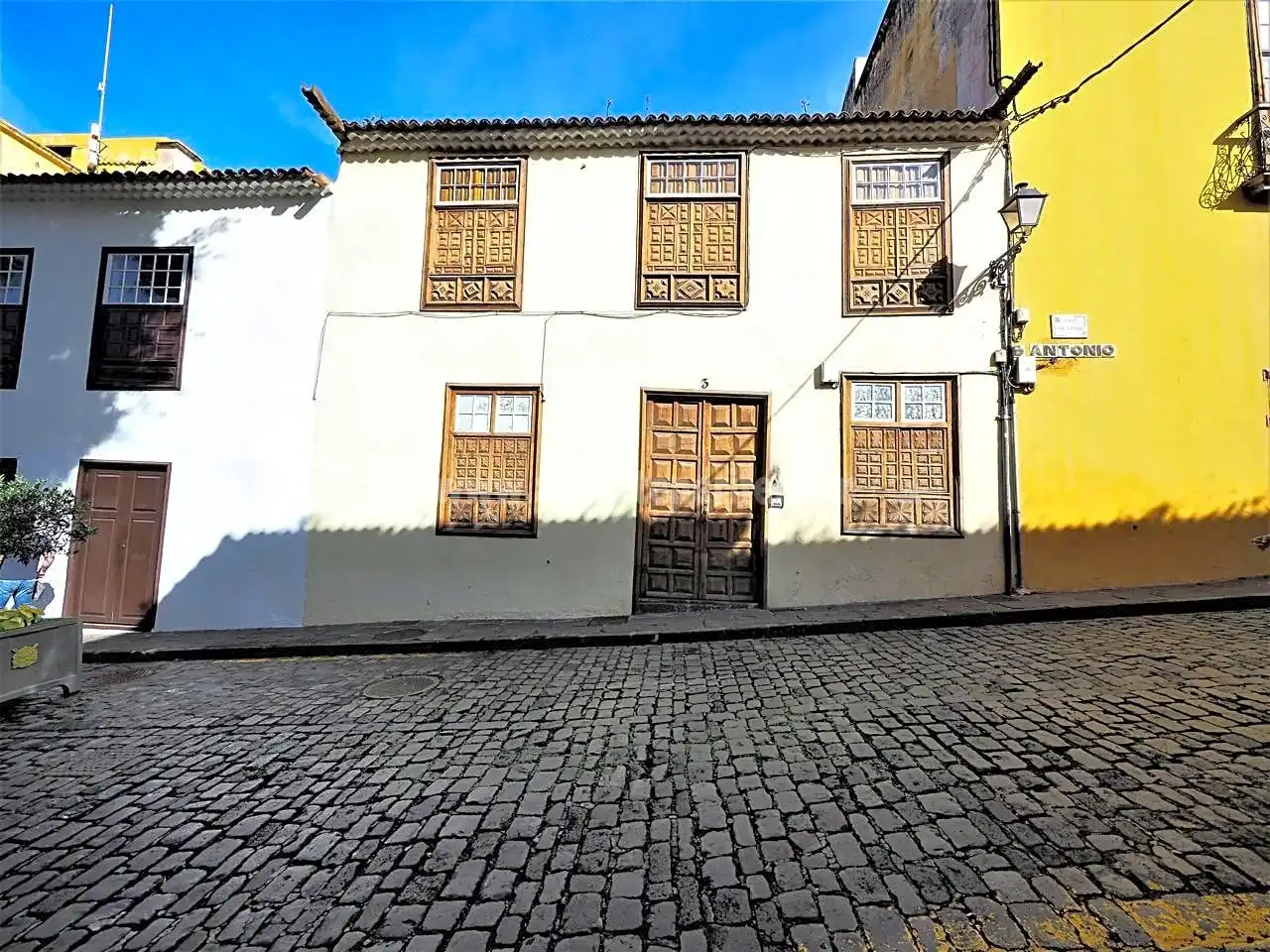 Vista exterior de Casa o xalet en venda en Icod de los Vinos amb Jardí privat