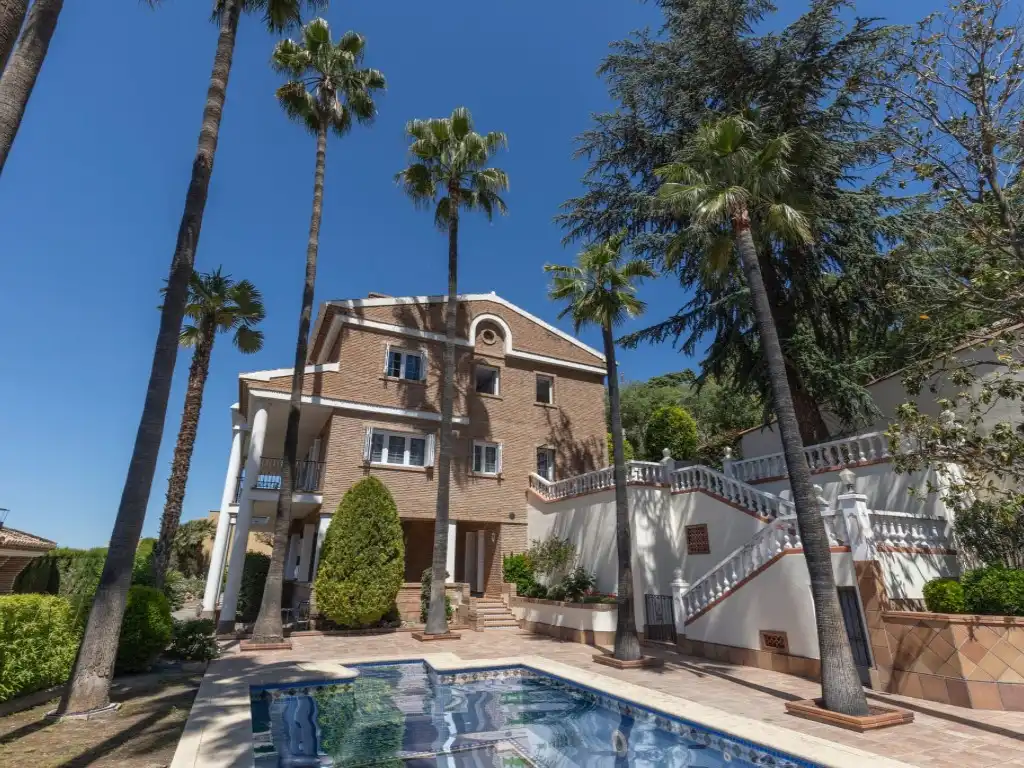 Exterior view of Houses for sale in Granada