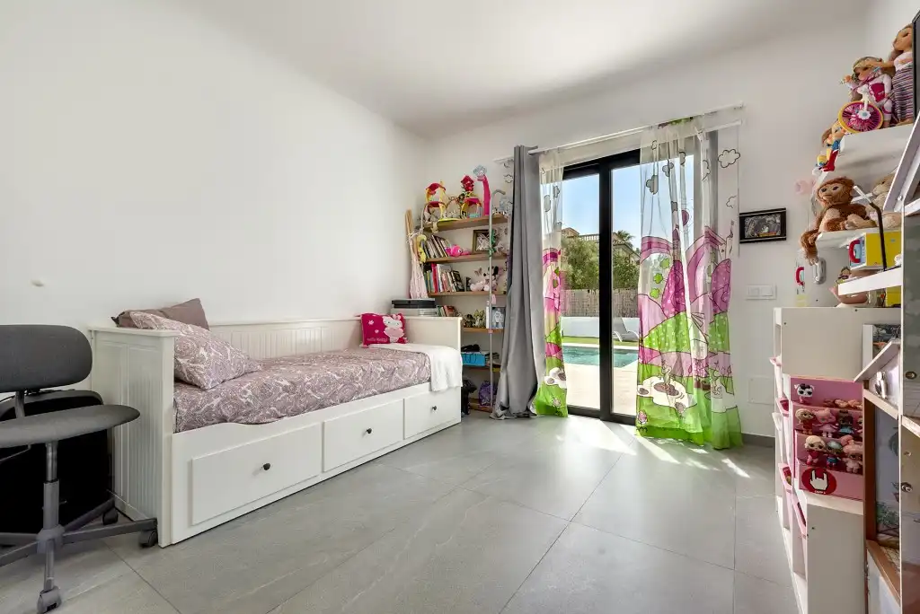 Dormitori de Casa o xalet en venda en Sa Pobla amb Jardí privat i Terrassa