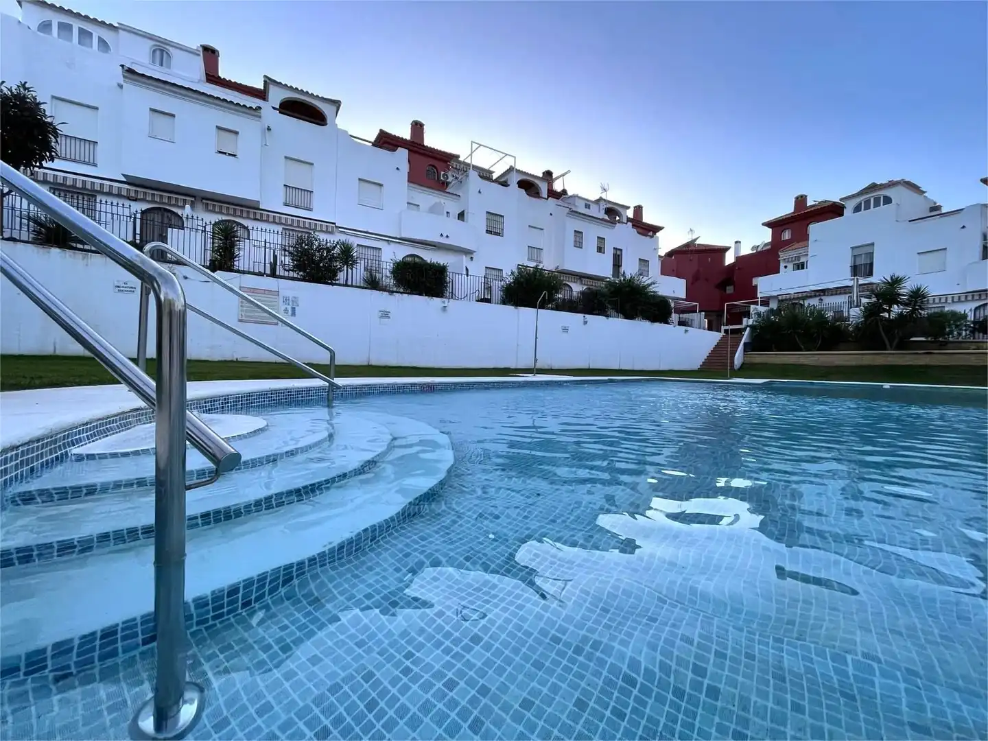 Piscina de Casa o chalet de alquiler en El Portil con Piscina comunitaria