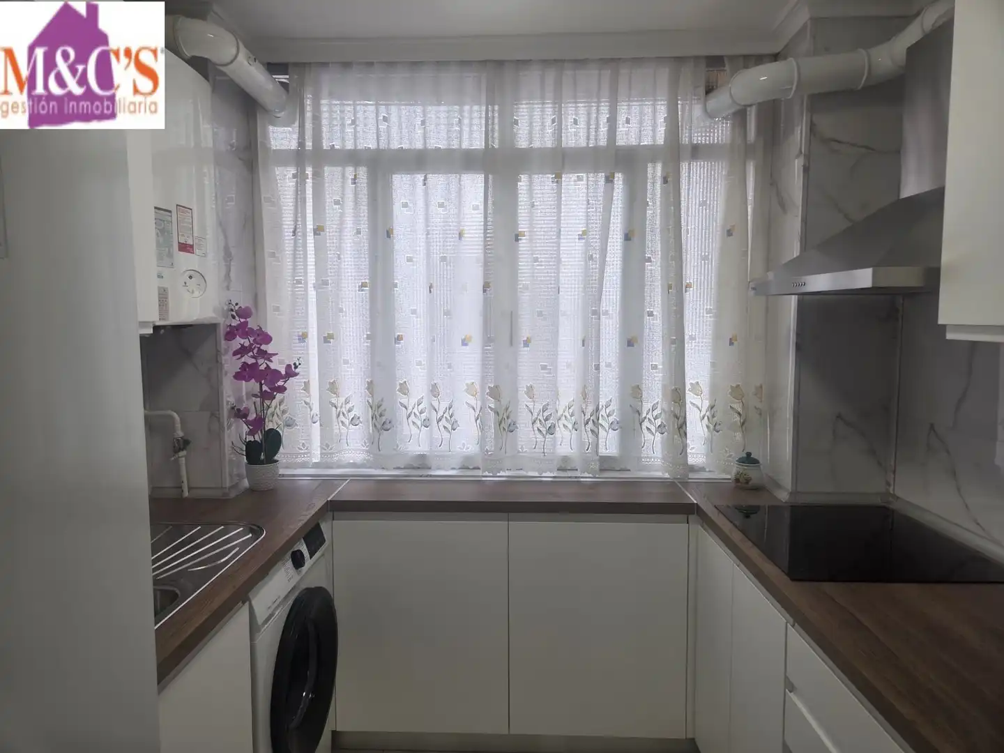 Kitchen of Flat for sale in PAU 2-600