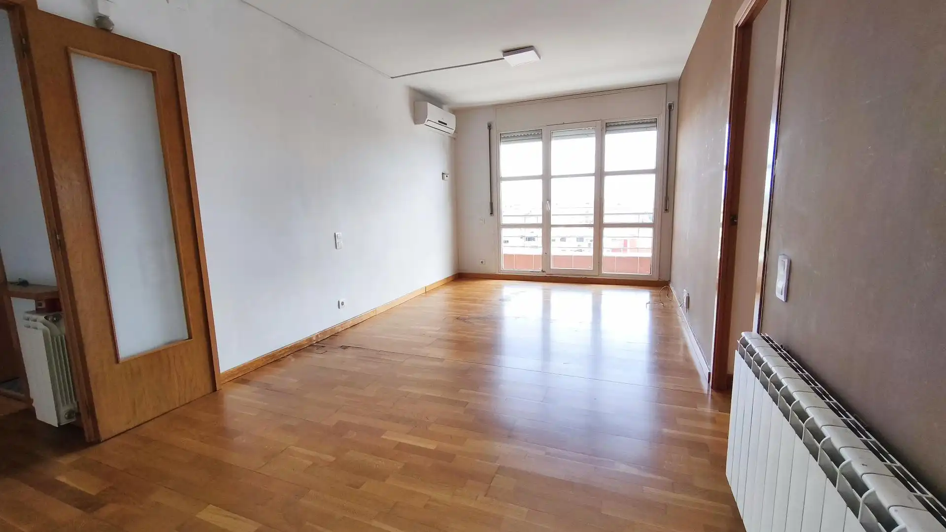 Sala d'estar de Pis en venda en Terrassa amb Calefacció i Balcó
